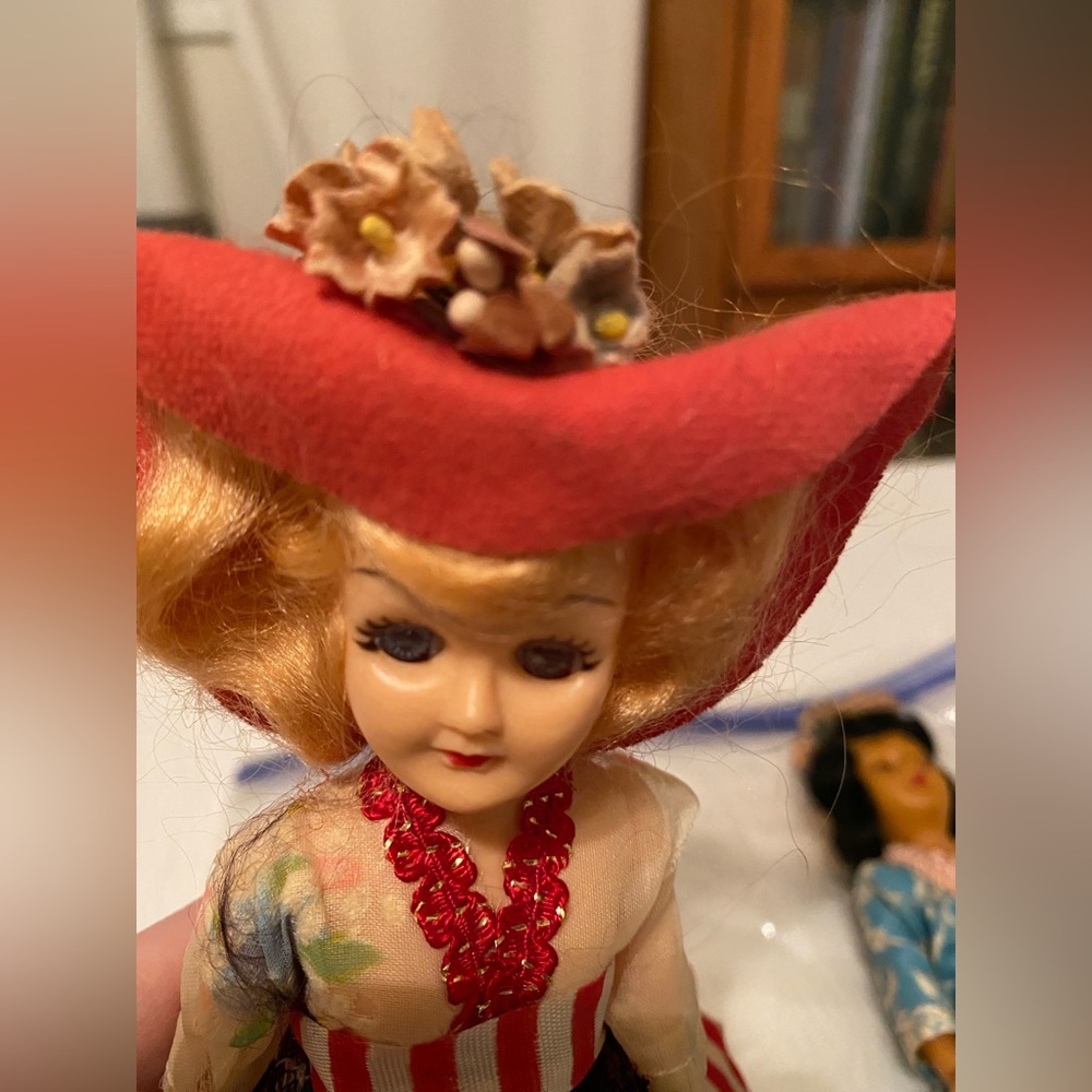 Vintage Fabulous Stylish Set of 2 Blinking Eye Fashion Dolls - Picture 10 of 12